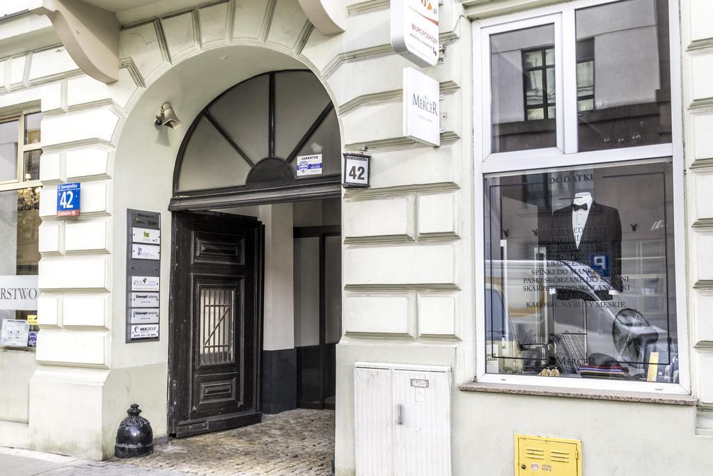 Mish Mash Nowogrodzka Hostel Varşovia Exterior foto